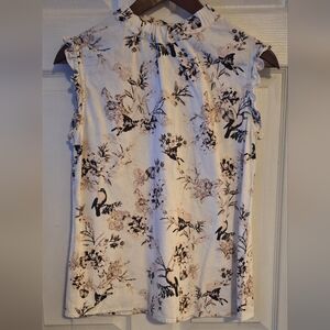 Floral Bird Print Linen Top Size Medium EUC